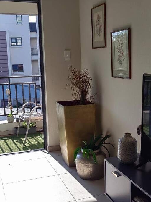 Classy And Cosy Apt - Dainfern Sandton Dış mekan fotoğraf